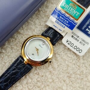 Orient Quartz NOS Mother of Pearl Diamond Dial Petite Dress Watch 24mm With Box